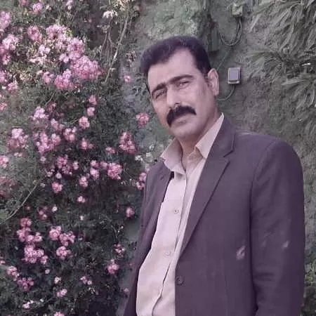 محمد امیری یه اتاق تاریک و غم و حسرت و هی درد